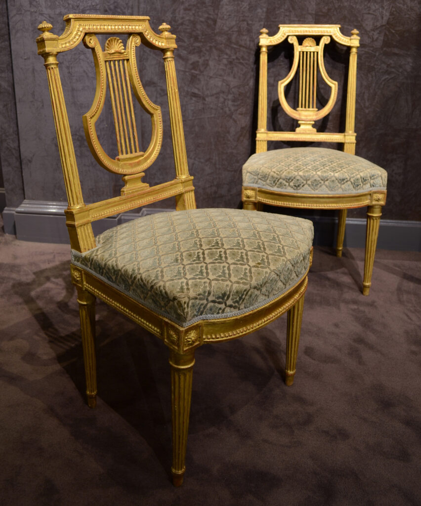 Suite de cinq chaises en bois doré d’époque Louis XVI par Sulpice Brizard