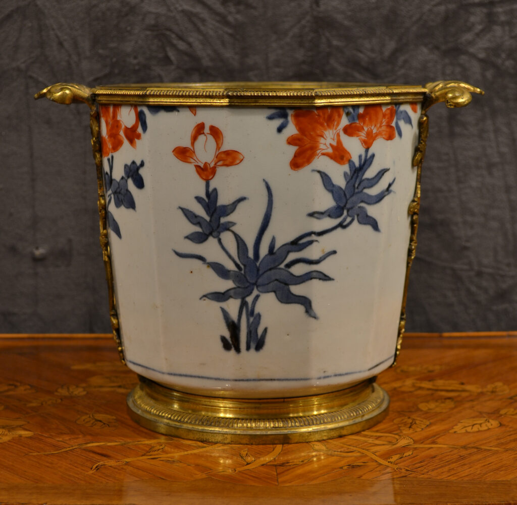 A Régence ormolu mounted Japanese porcelain pot